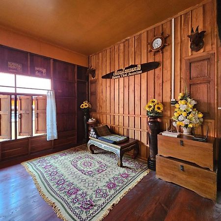 บ้านเรือนไทยมะลิเมืองเก่า スコタイ エクステリア 写真