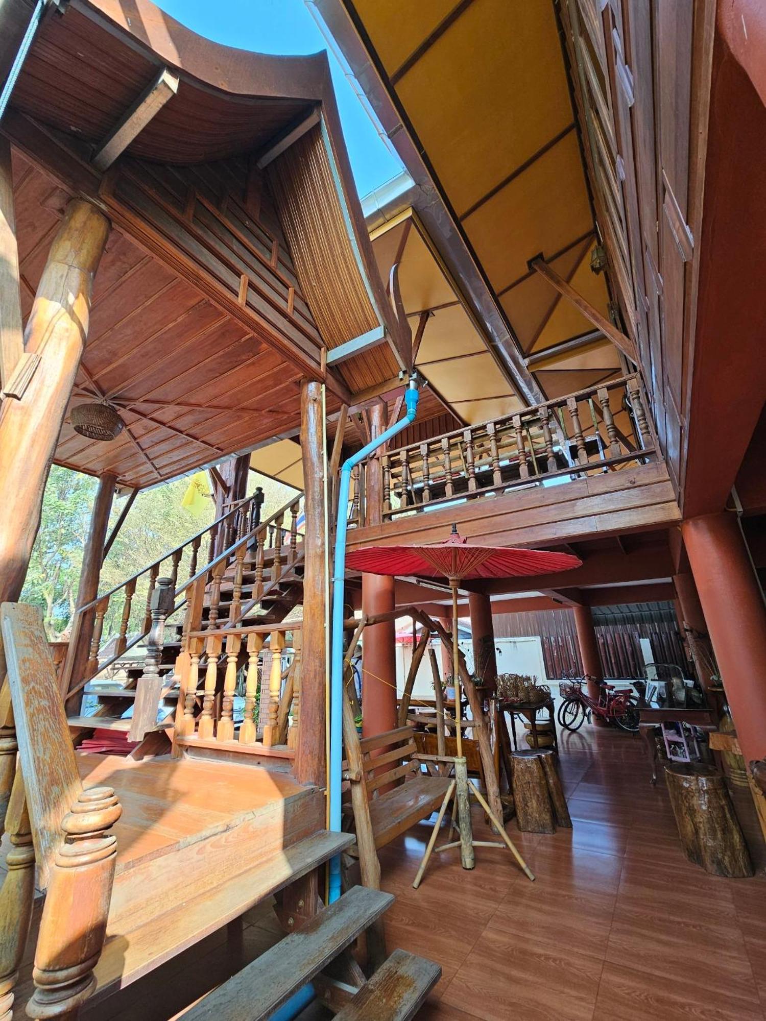 บ้านเรือนไทยมะลิเมืองเก่า スコタイ エクステリア 写真