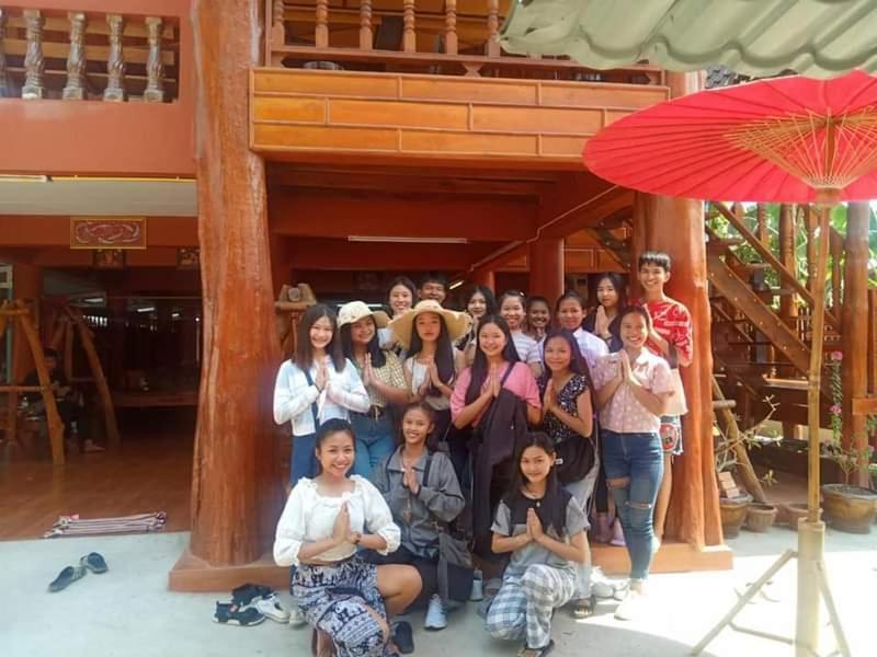 บ้านเรือนไทยมะลิเมืองเก่า スコタイ エクステリア 写真