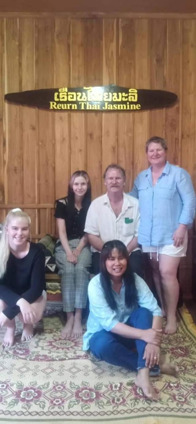 บ้านเรือนไทยมะลิเมืองเก่า スコタイ エクステリア 写真