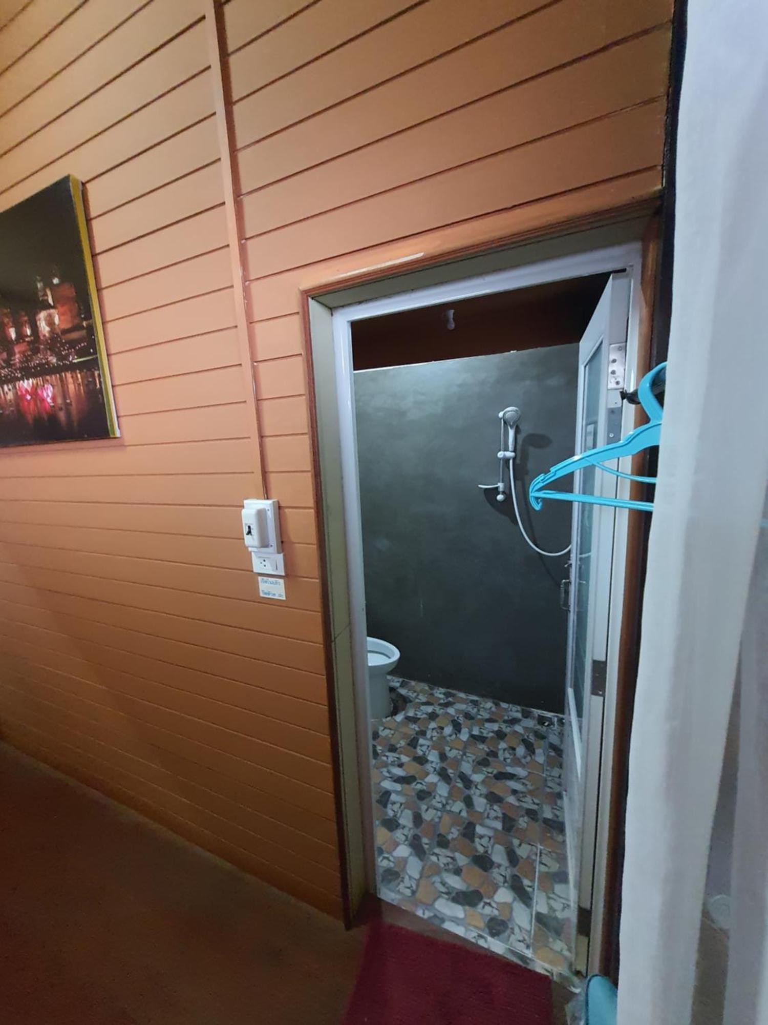 บ้านเรือนไทยมะลิเมืองเก่า スコタイ エクステリア 写真